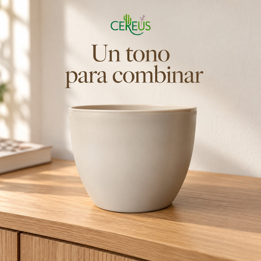 Macetero crema de plástico rígido · 20 × 16 cm