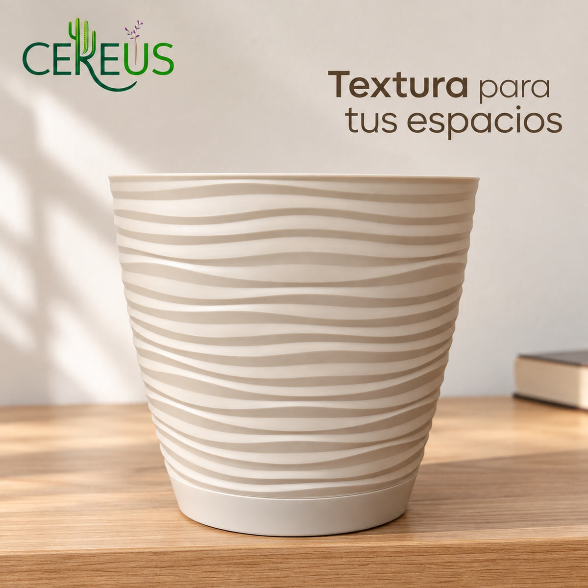 Macetero blanco de líneas onduladas con plato · 20 cm